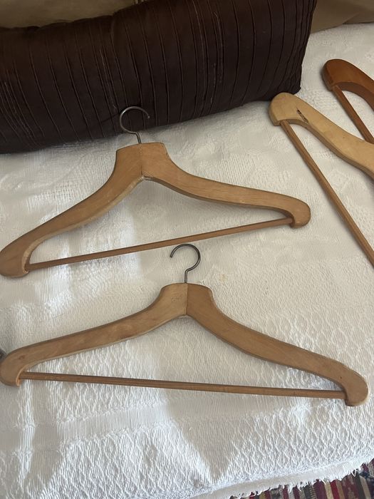 Cabides de madeira antigos