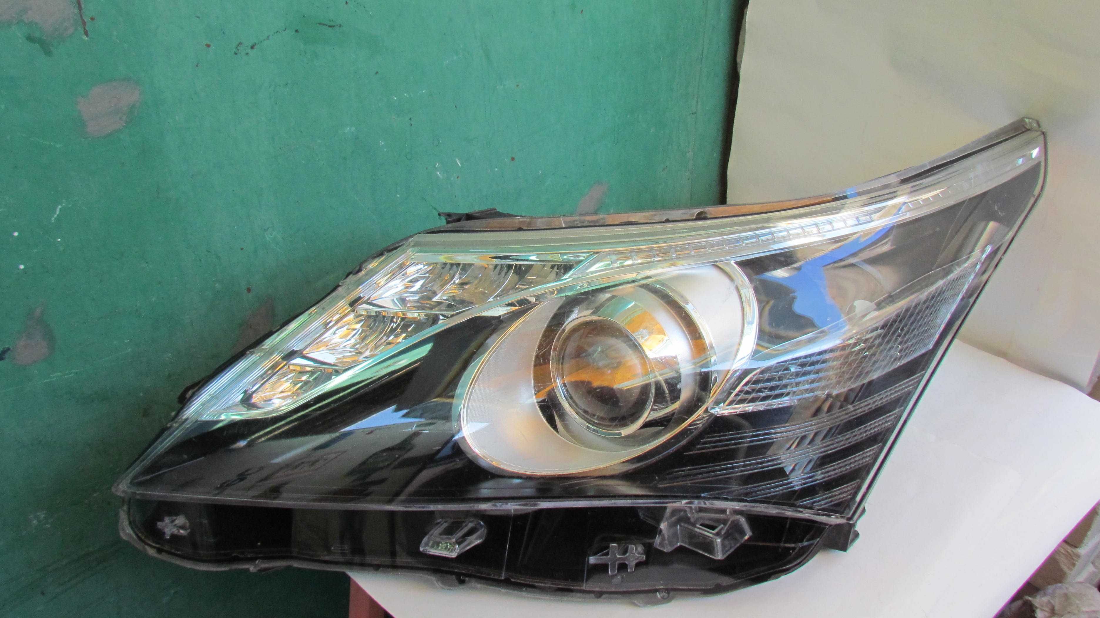 Фара Toyota Auris II Lift 81110-02K30.TOYOTA AVENSIS T27 H296HL-AE AFS