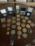 Medalhas comemorativas em latão