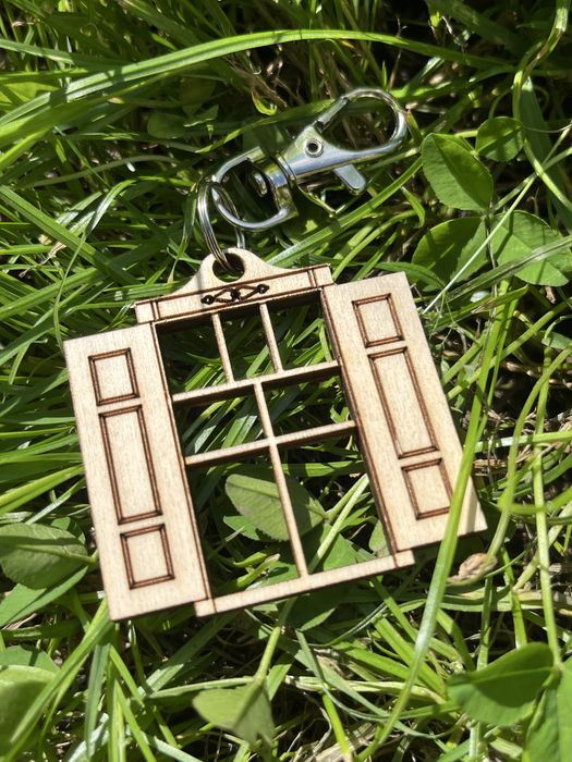 Лазерна порізка та гравіювання фанери на лазерному станку СО2