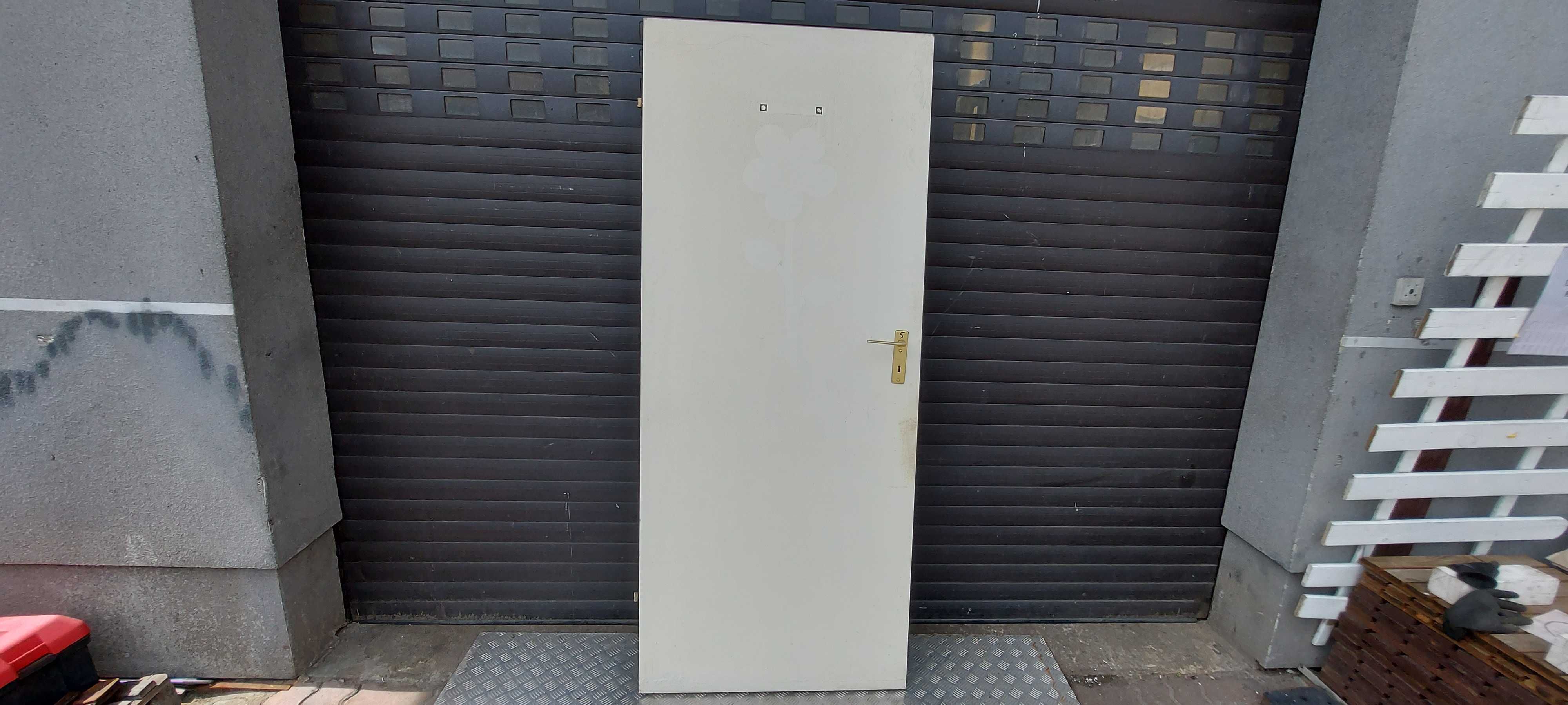Drzwi wewnętrzne 200x80.