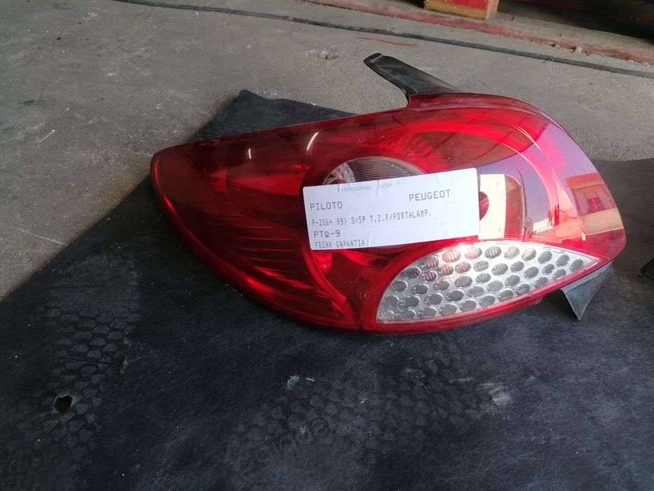 Farolins traseiros peugeot 206 + ou 206 plus