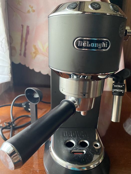 Кофемашина DeLonghi в отличном состоянии