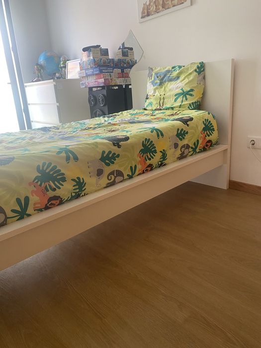 Vendo cama de solteiro