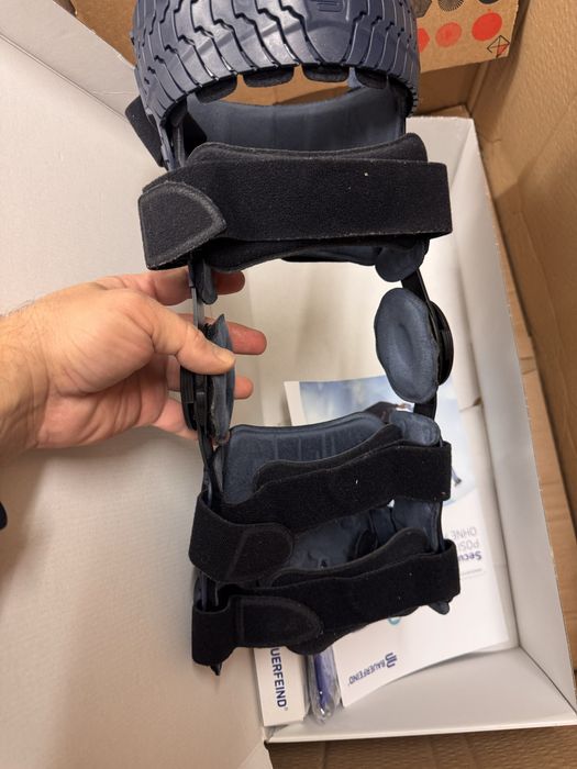 Ортез на коліно Bauerfeind SecuTec Genu Flex. Германия