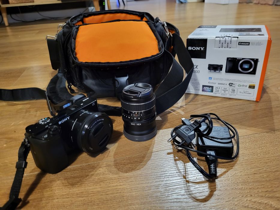 uzywany aparat cyfrowy Sony Alpha a6000 (ILCE-6000L) w zestawie z obie