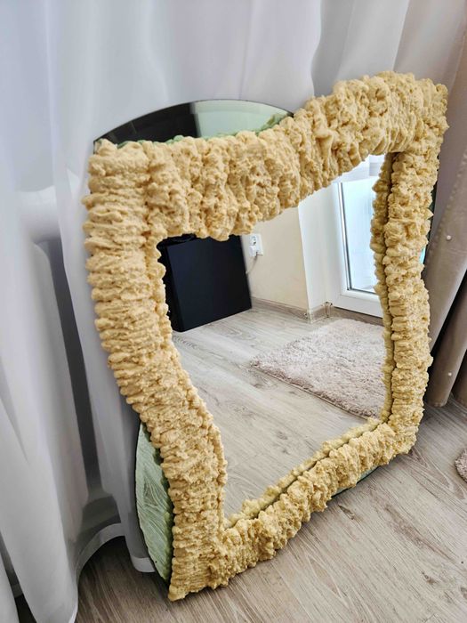 Duże lustro vintage DIY zdobione pianką w stylu boho