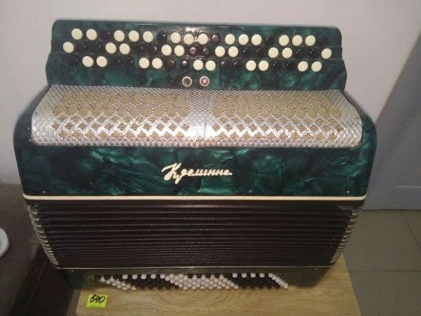 Продам баян кременне