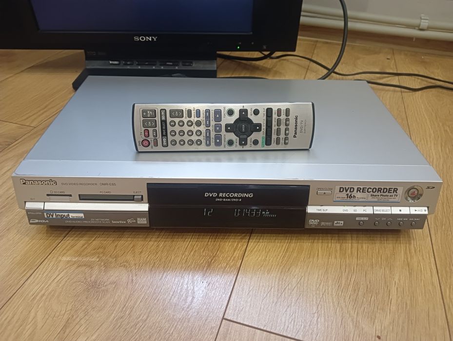 Nagrywarka DVD Panasonic z pilotem