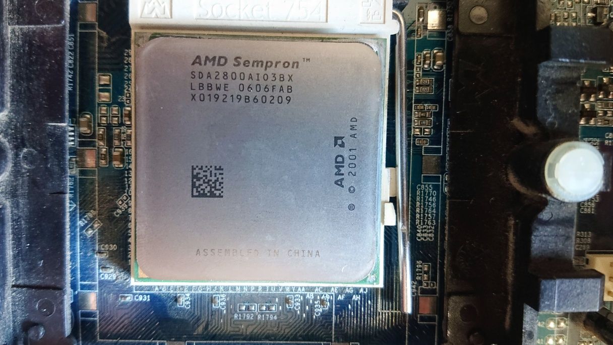 Płyta główna Gigabyte GA-K8VT890 + procesor AMD Sempron SDA2800AIO3BX