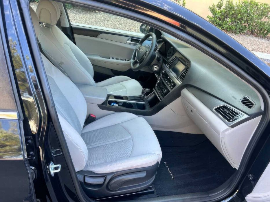 Hyundai Sonata SE      2017