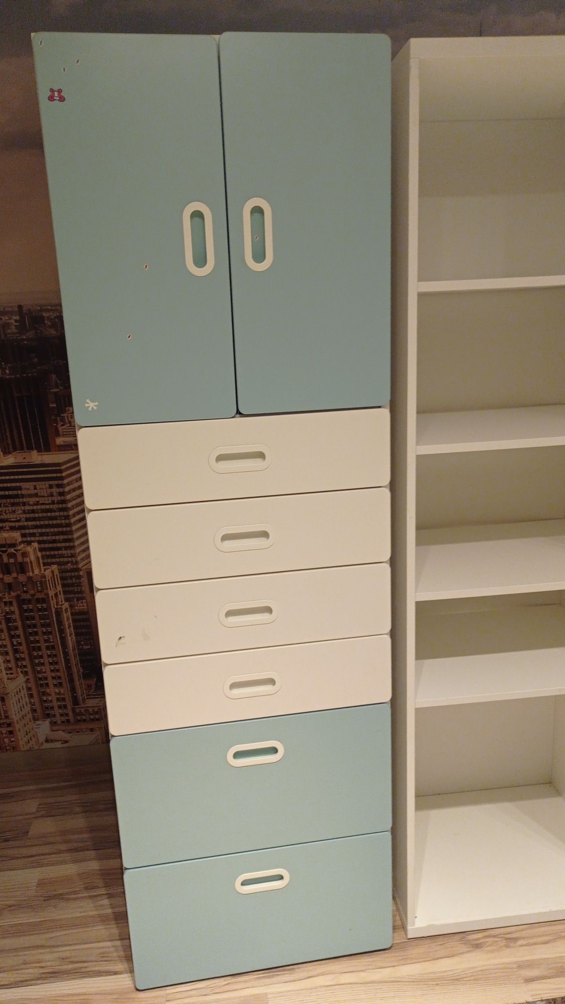 Szafy Ikea regał oraz szafa z szufladami