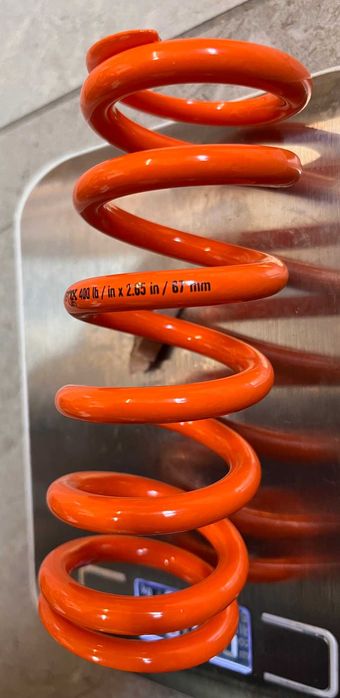 sprężyna amortyzatora tylnego FOX Sls 300 marzocchi 67 coil shox 400