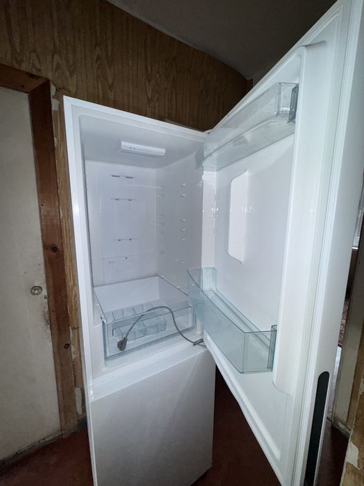 холодильник Candy Fresco CCE4T618ES