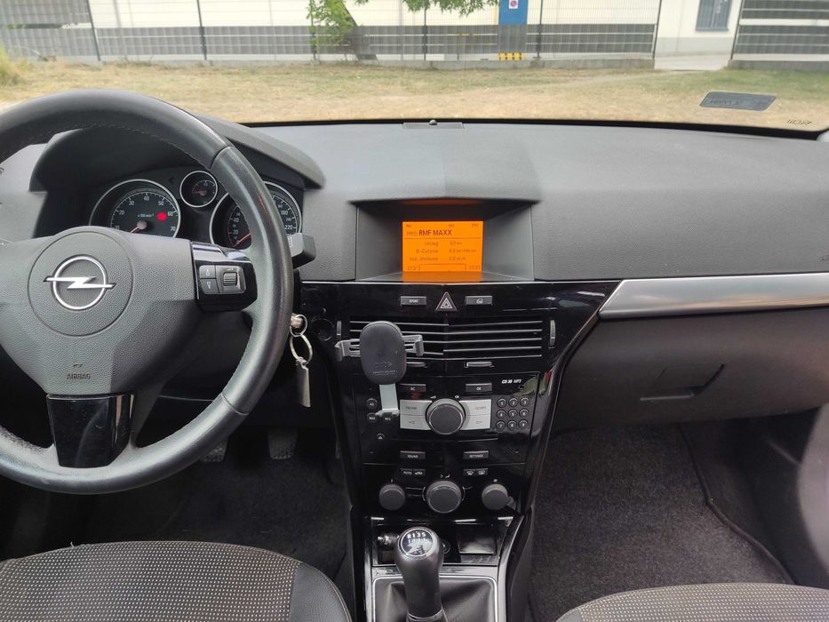 Opel Astra H 1,6 180KM 2009 kombi ,przebieg 239000