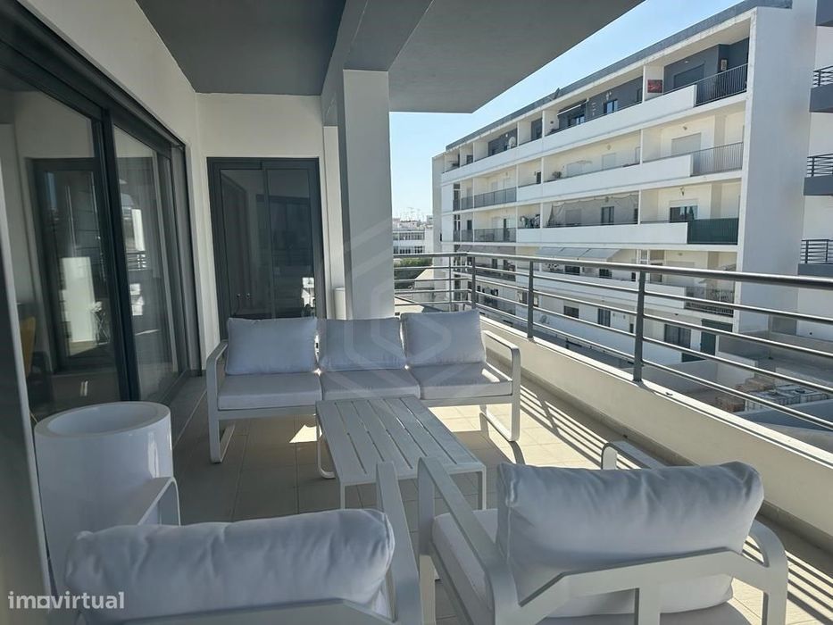 Apartamentos T3 em condomínio de arquitetura moderna em Olhão, Algarve