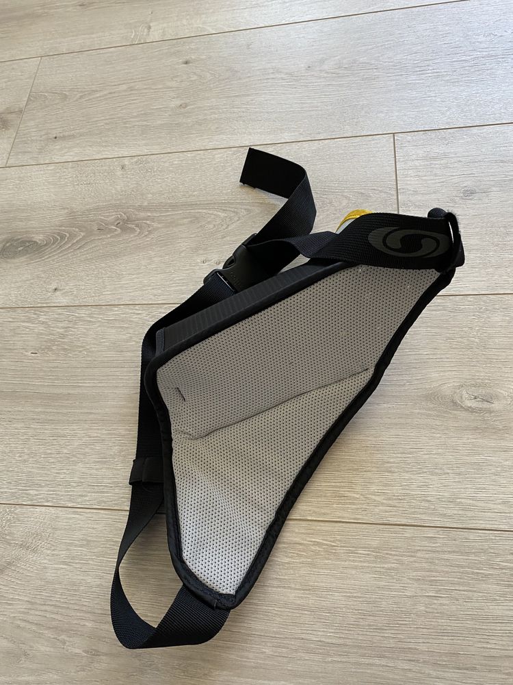 Salomon спортивна сумка для бігу