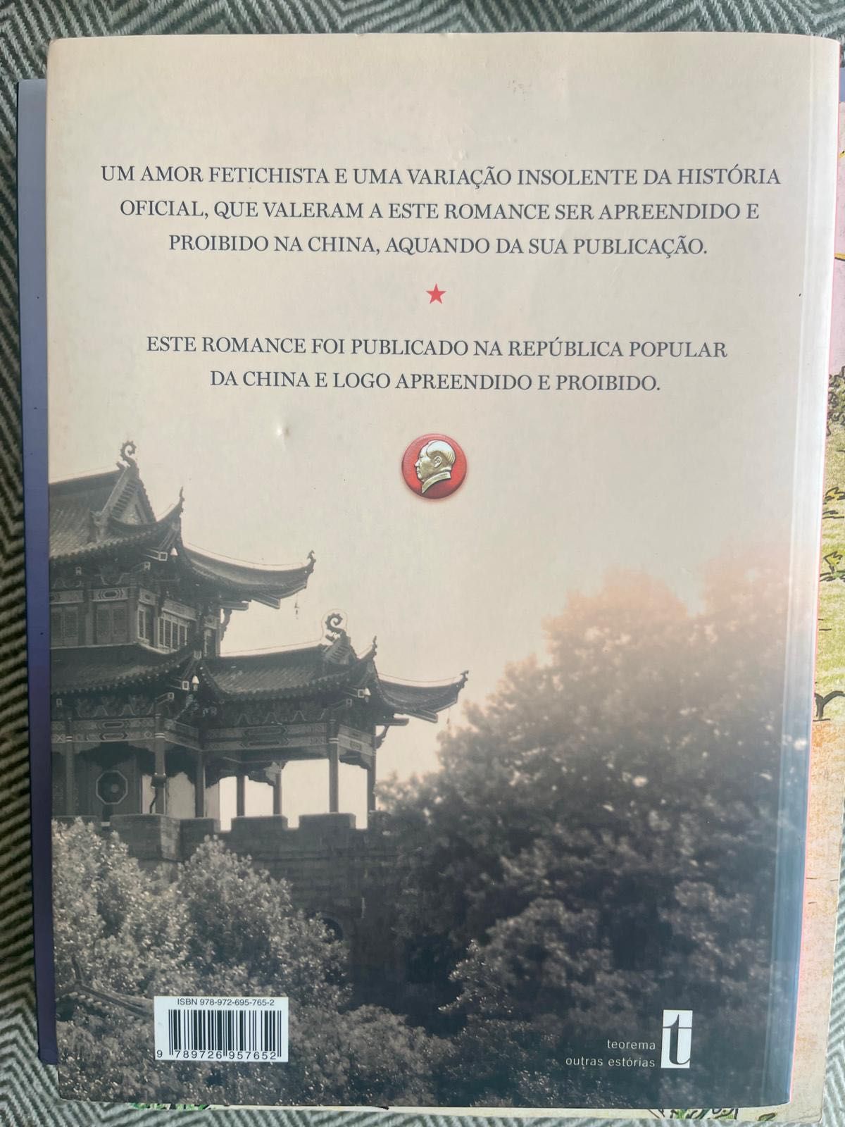 Livro Romance Servir o Povo – Yan Liang
