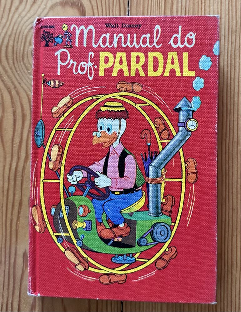 Livros antigos da disney , em estado muito bom, almanaques e outros