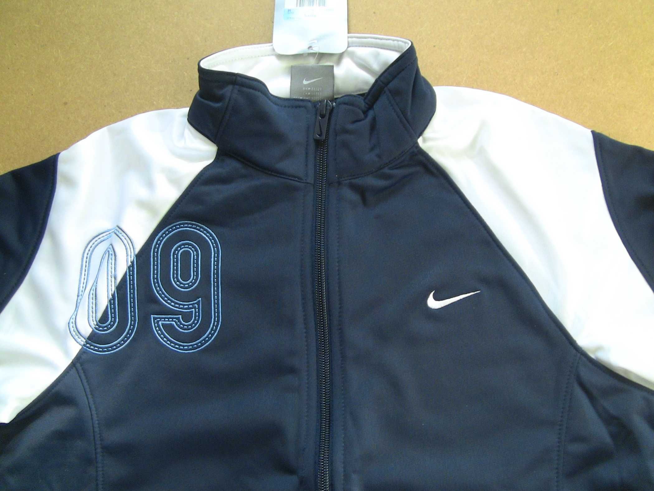 Новая  спортивная куртка NIKE, оригинал 46 размер