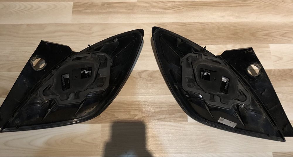 Lampy tył Opel Astra H GTC