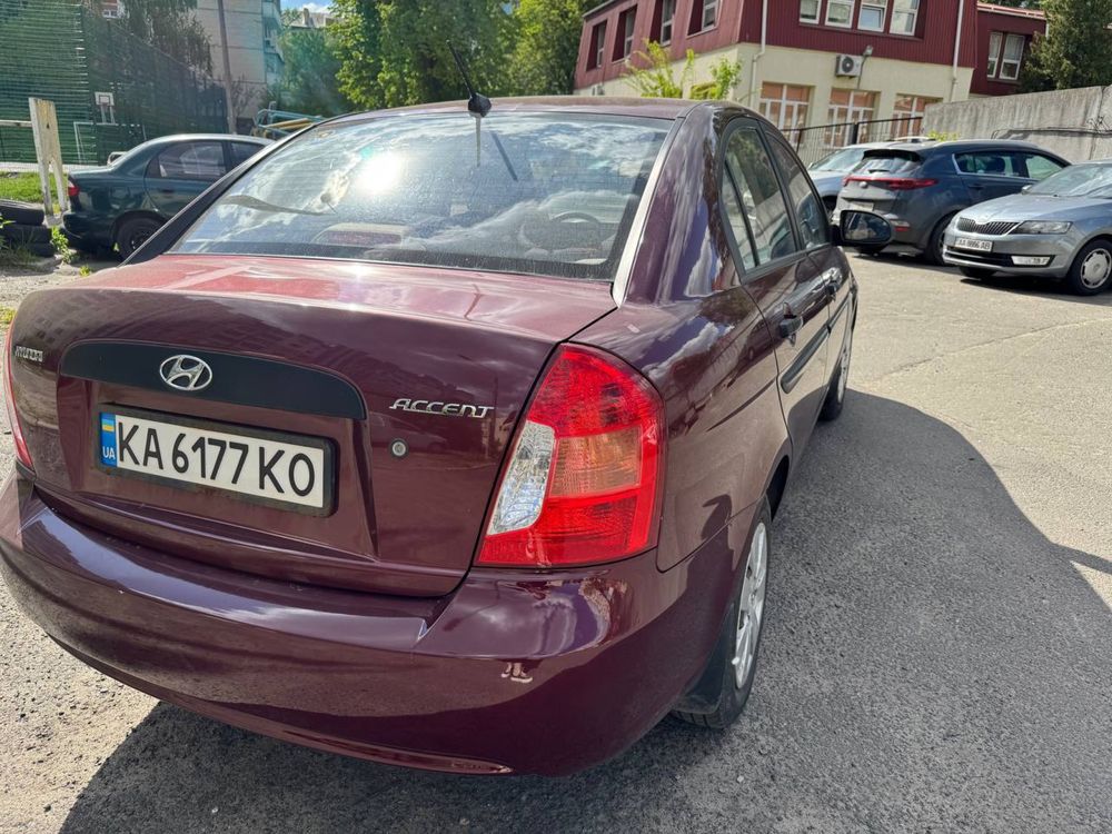 Продається машина Hyundai Accent 2010