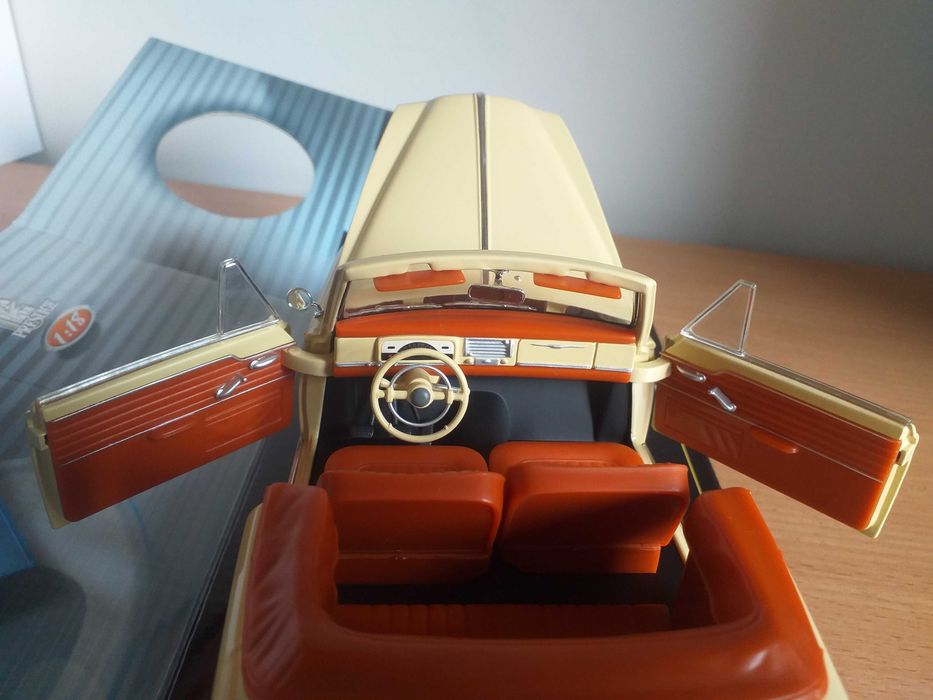 модели 1.18 Solido - Peugeot 403 1961