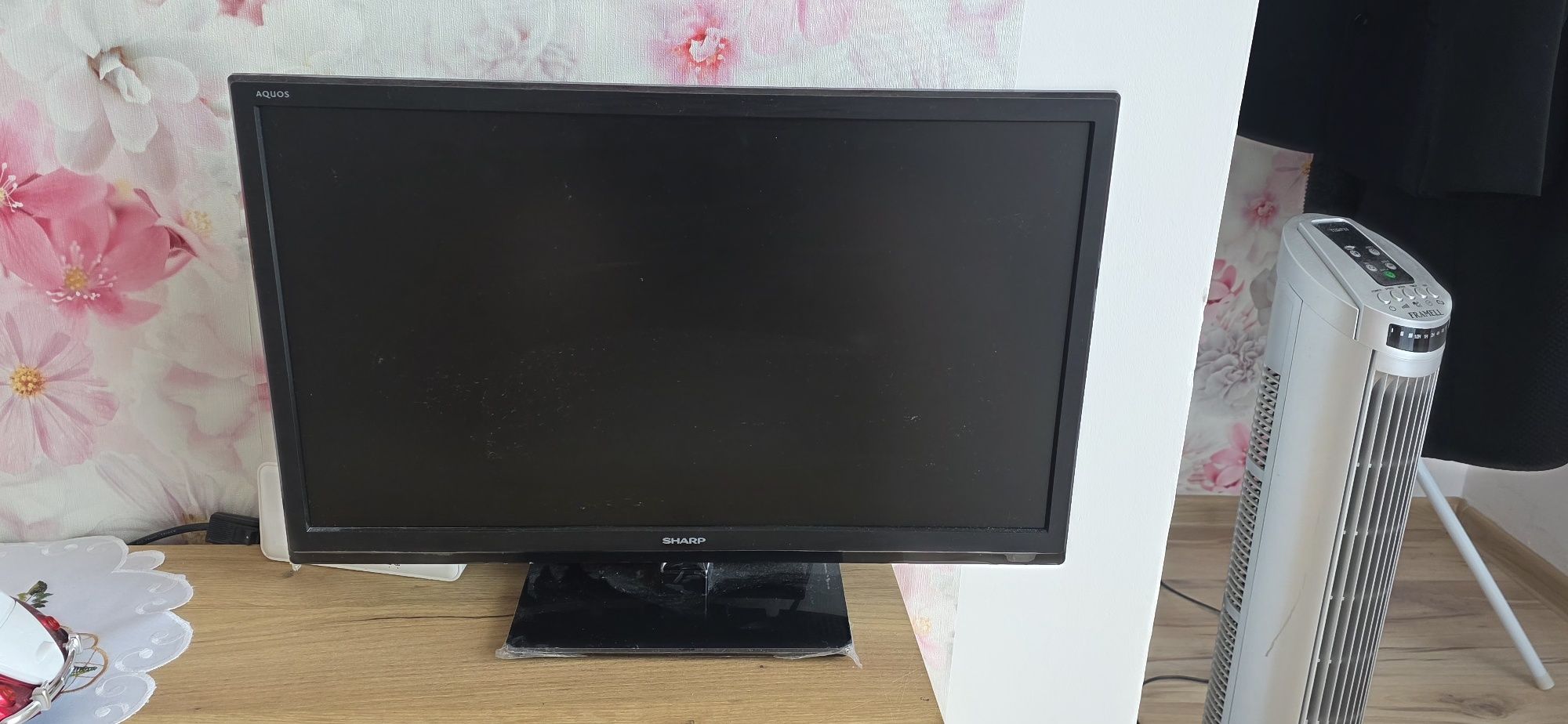 Sharp Lc-22CFE4000E 22 cale