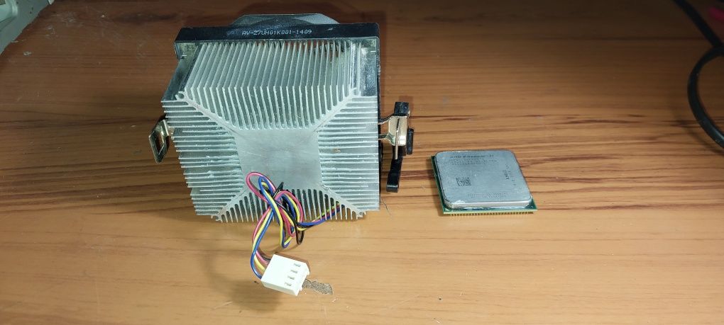 AMD Phenom II X2 545 (разблокируется в В45 Х4) + боксовый куллер