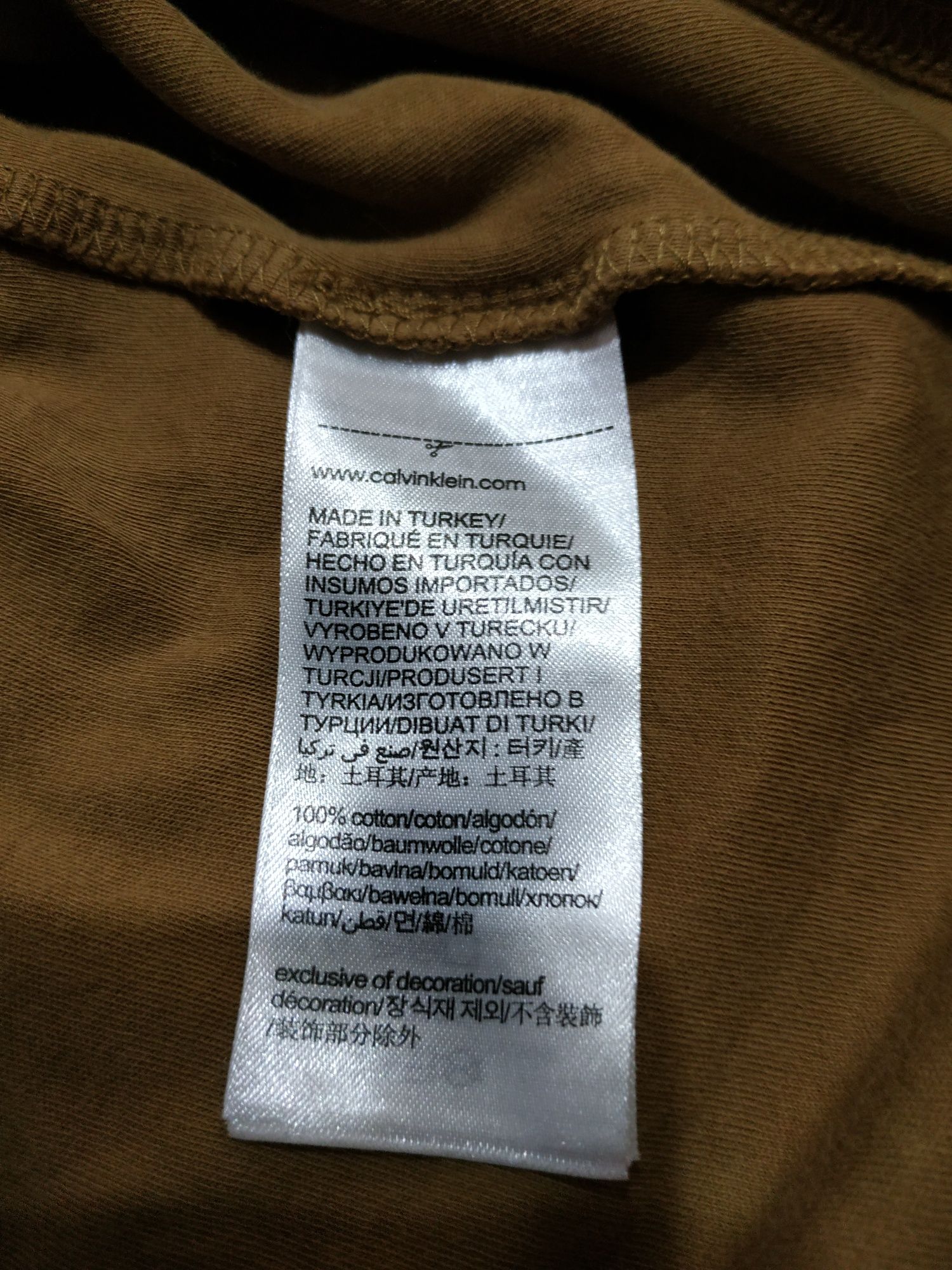 Продам мужскую футболку Calvin Klein