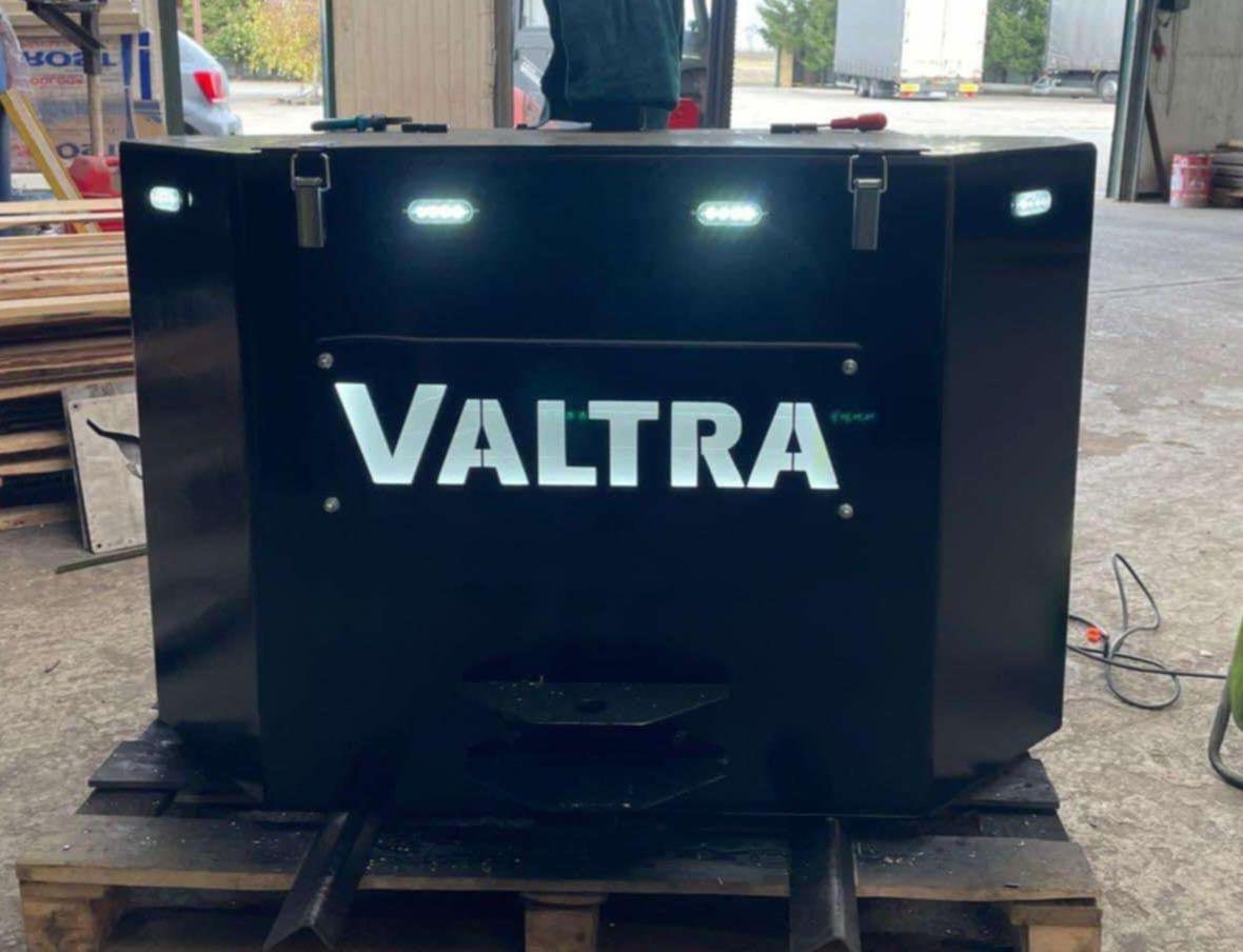 Balast, na TUZ przód lub tył, od 200 do 1500kg Obciążnik z LOGO