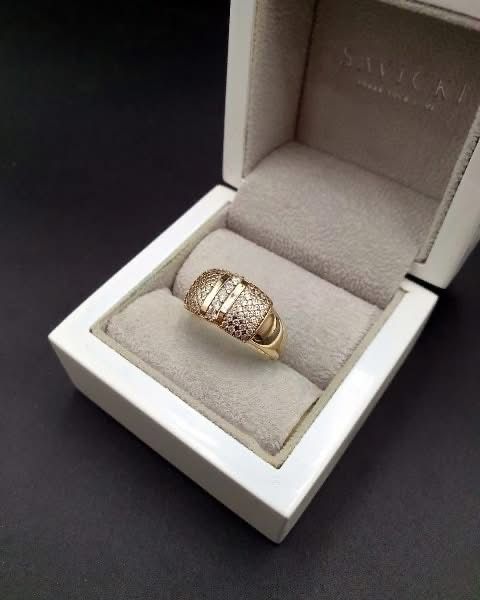 Piękny Złoty Pierścionek zdobiony Cyrkoniami