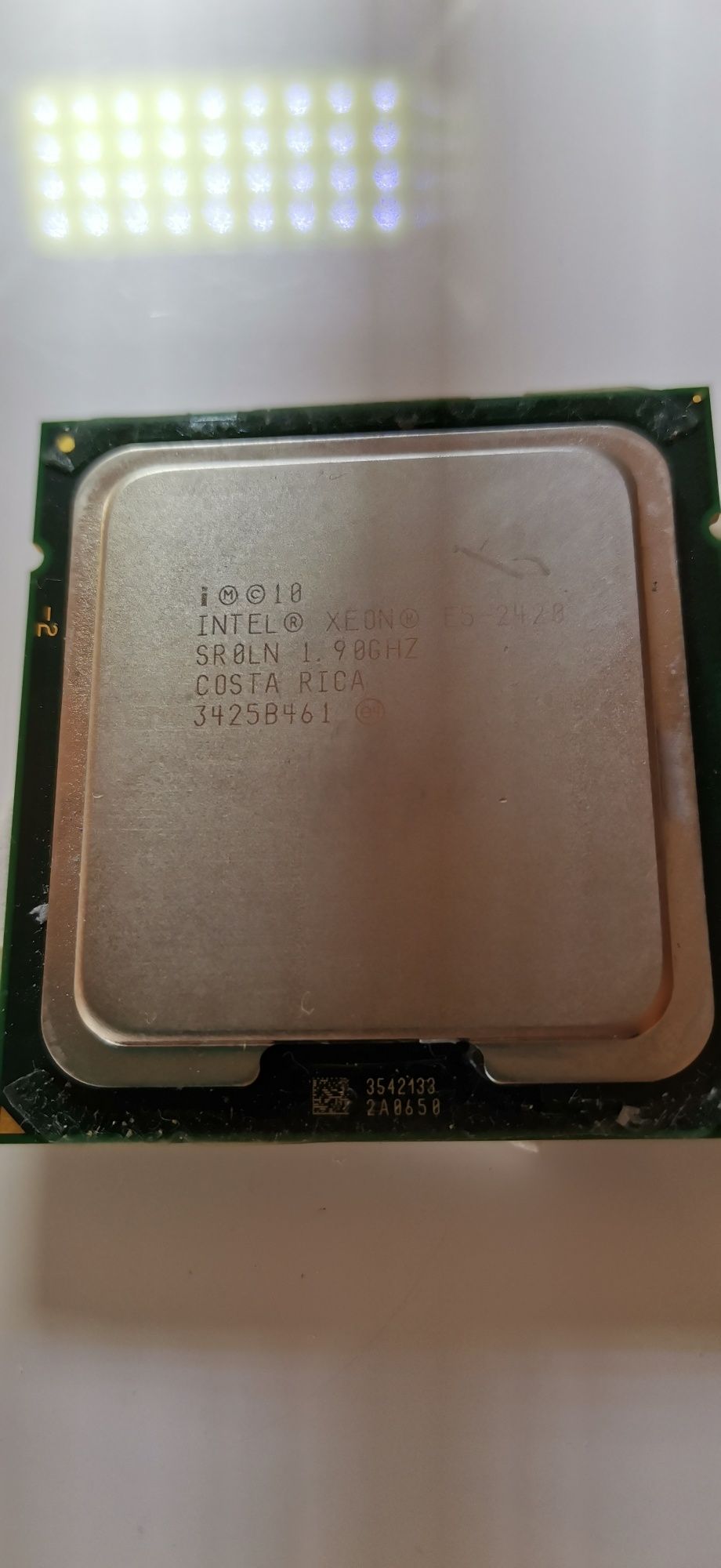 Процесор Intel Xeon E5-2420 6 ядер 12 потоків