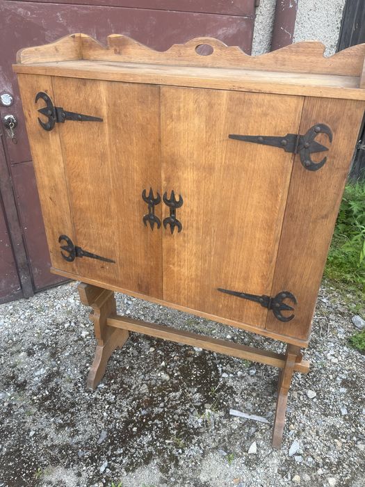 Zestaw mebli kuchennych Cepelia PRL - 2 komody, stolik, 4 krzesla