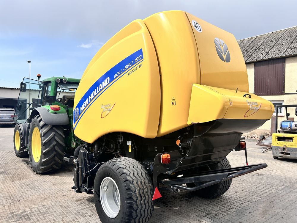 Prasa New Holland roll-belt 180 cropcutter