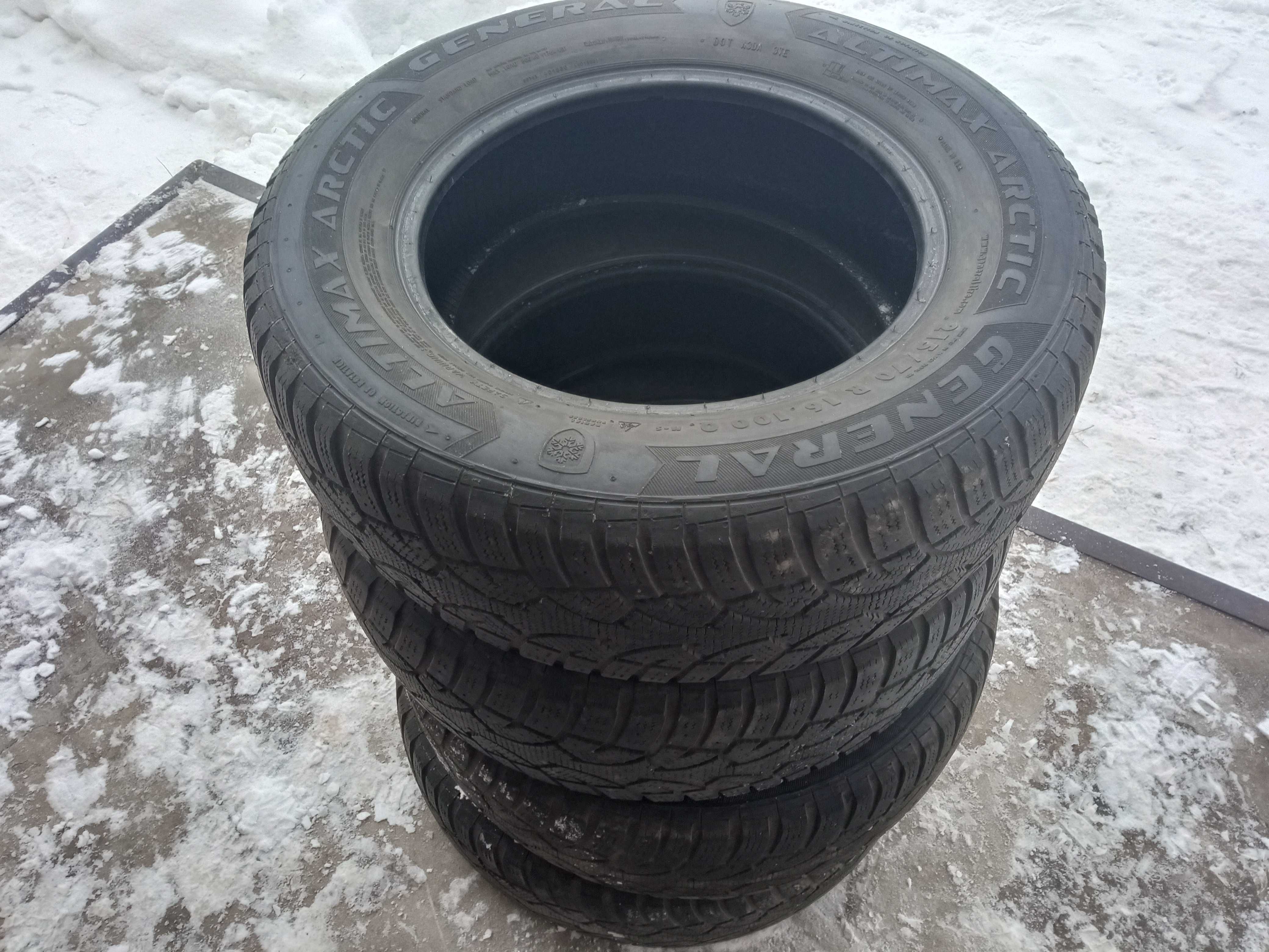 General Altimax Arctic 215/70 R16 100Q (под шип). Комплект