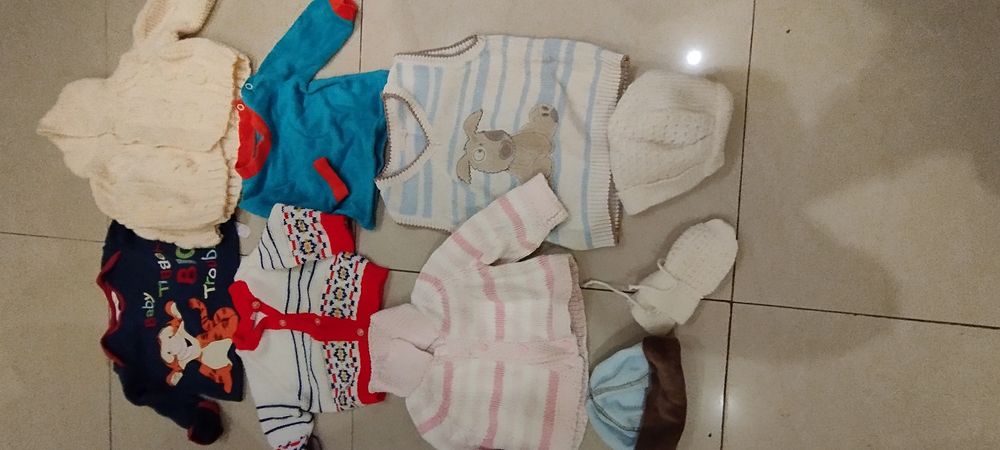 Детские комбинезоны зимние и летние.