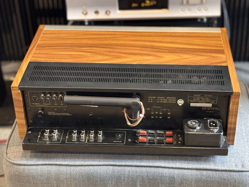Amplituner Pioneer SX-650 vintage stereo