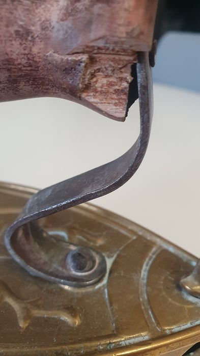 Stare mosiężne żelazko na węgiel 1,4kg.