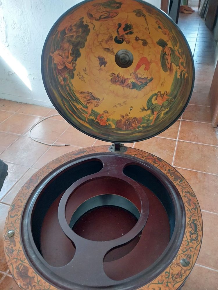 Globo de madeira