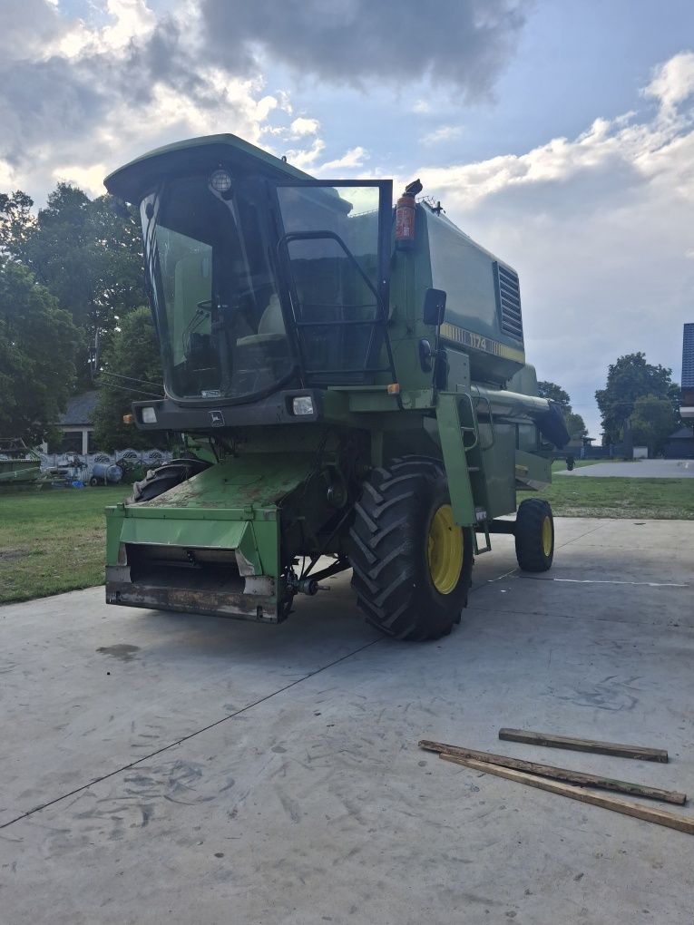 John Deere    1174