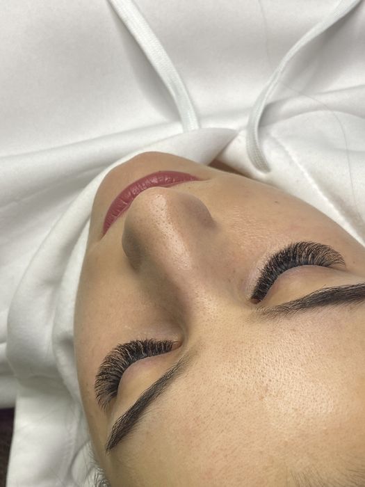 Нарощування вій, ламінування