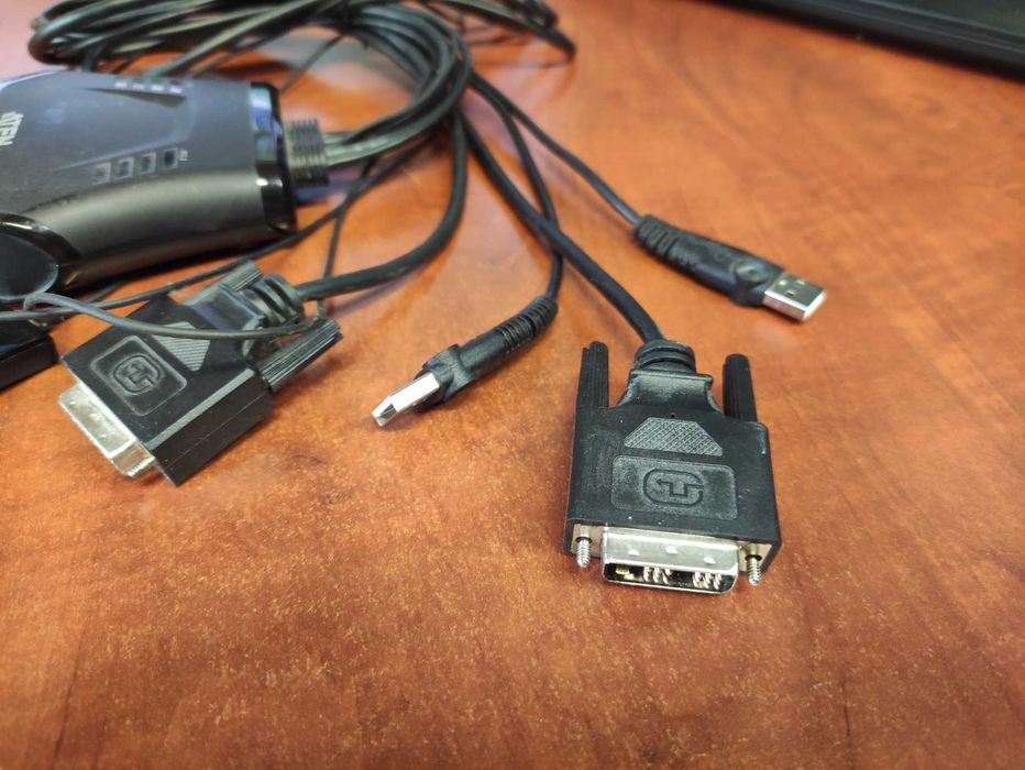 2-Port USB DVI KVM Switch
