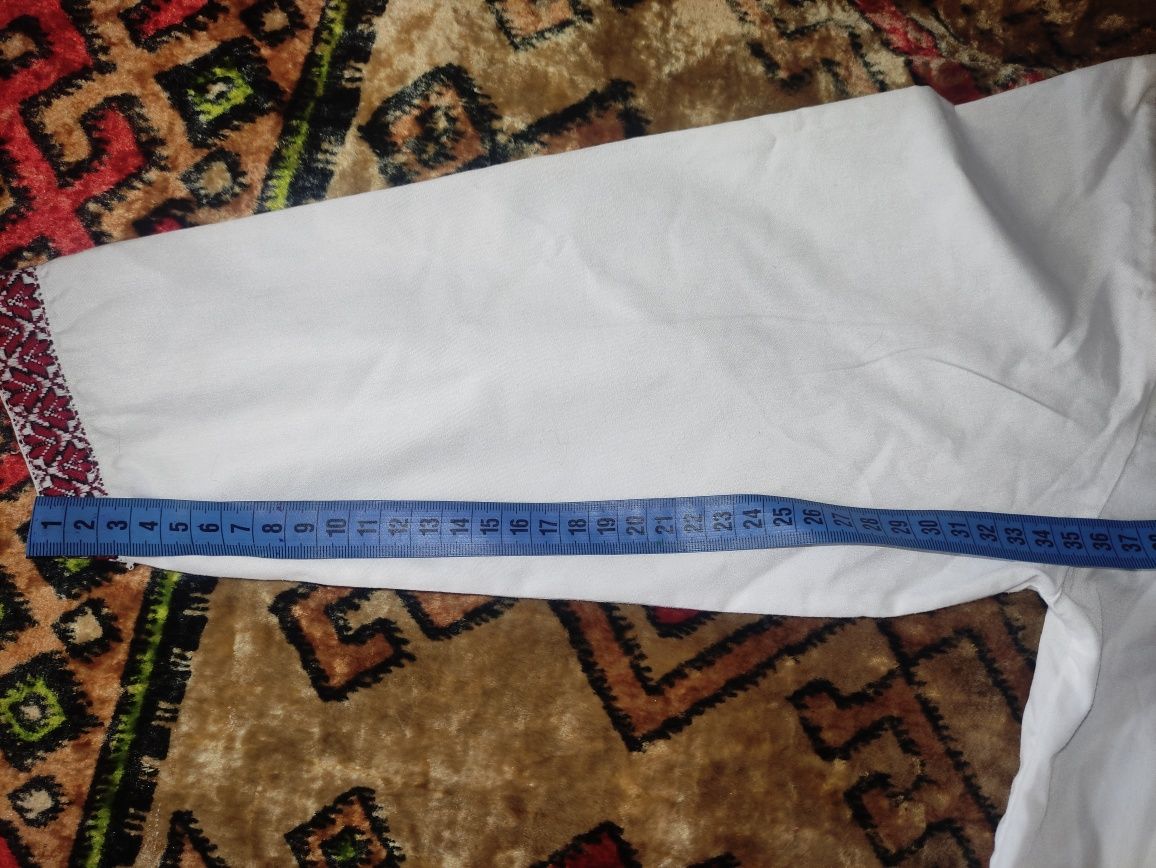 Продам дитячу вишиванку на хлопчика
