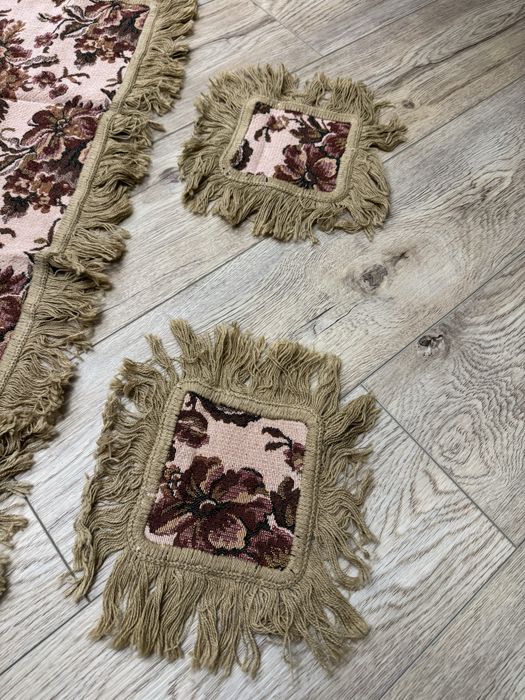 Brązowy wyszywany elegancki vintage bieżnik na stół na ławę w kwiaty