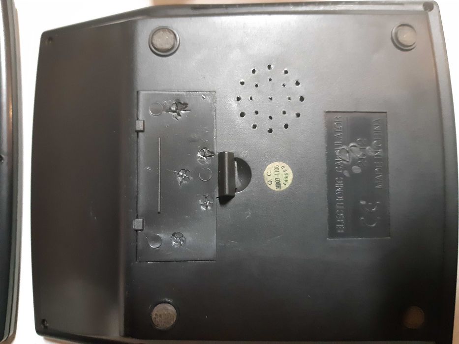 2 kalkulatory i 2 dziurkacze używane