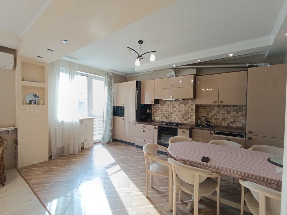 Продаж БЕЗ% 3 кім. кв. з терасою на Грушевського 5 Святопетрівське