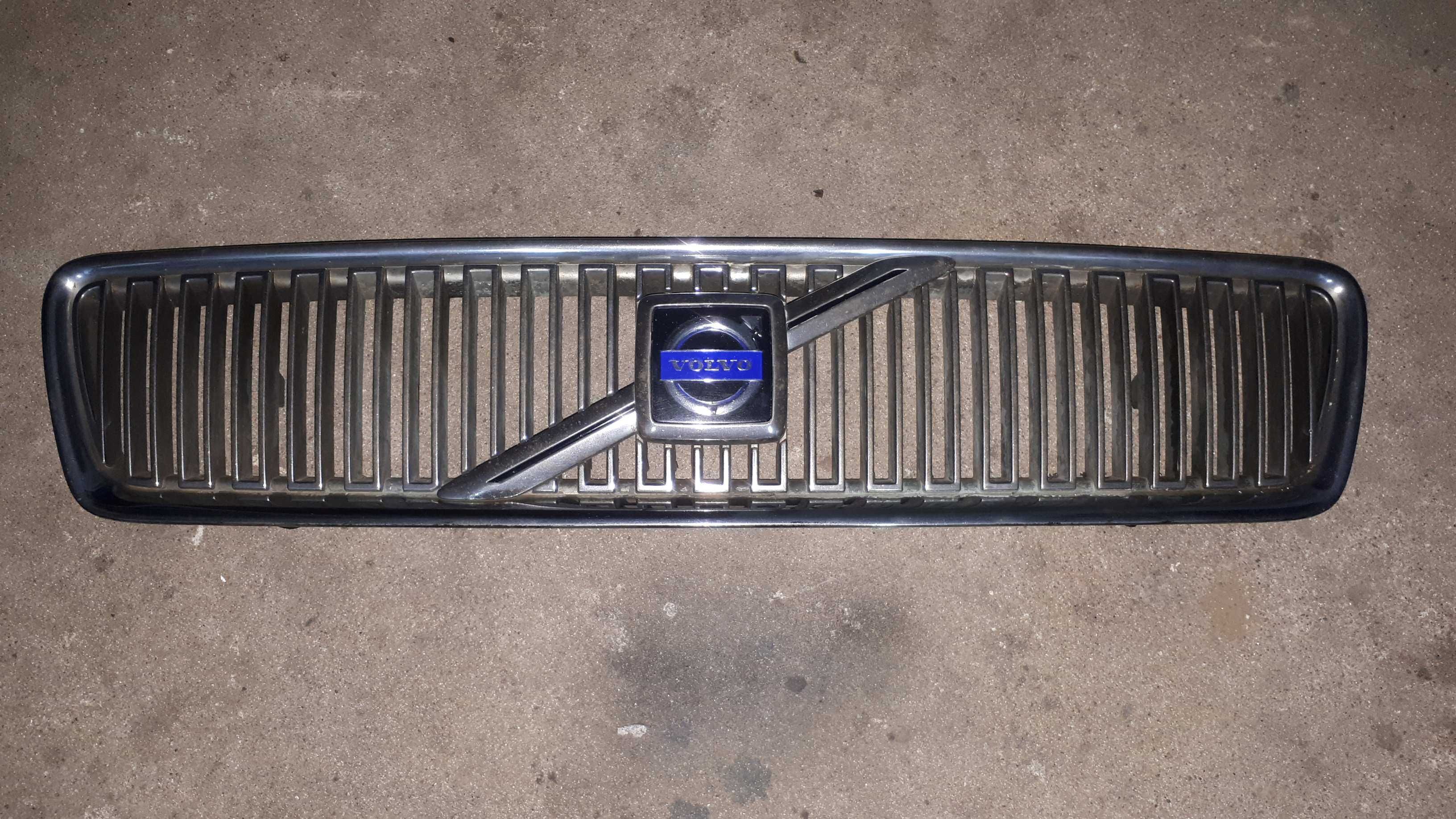 Grill Volvo V40 S40 Oryginał