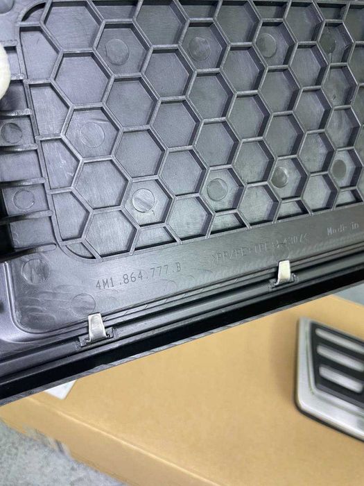 Накладки на педалі Audi Q7 4M 2016-2024 / Q8 2018+ / RSQ 7