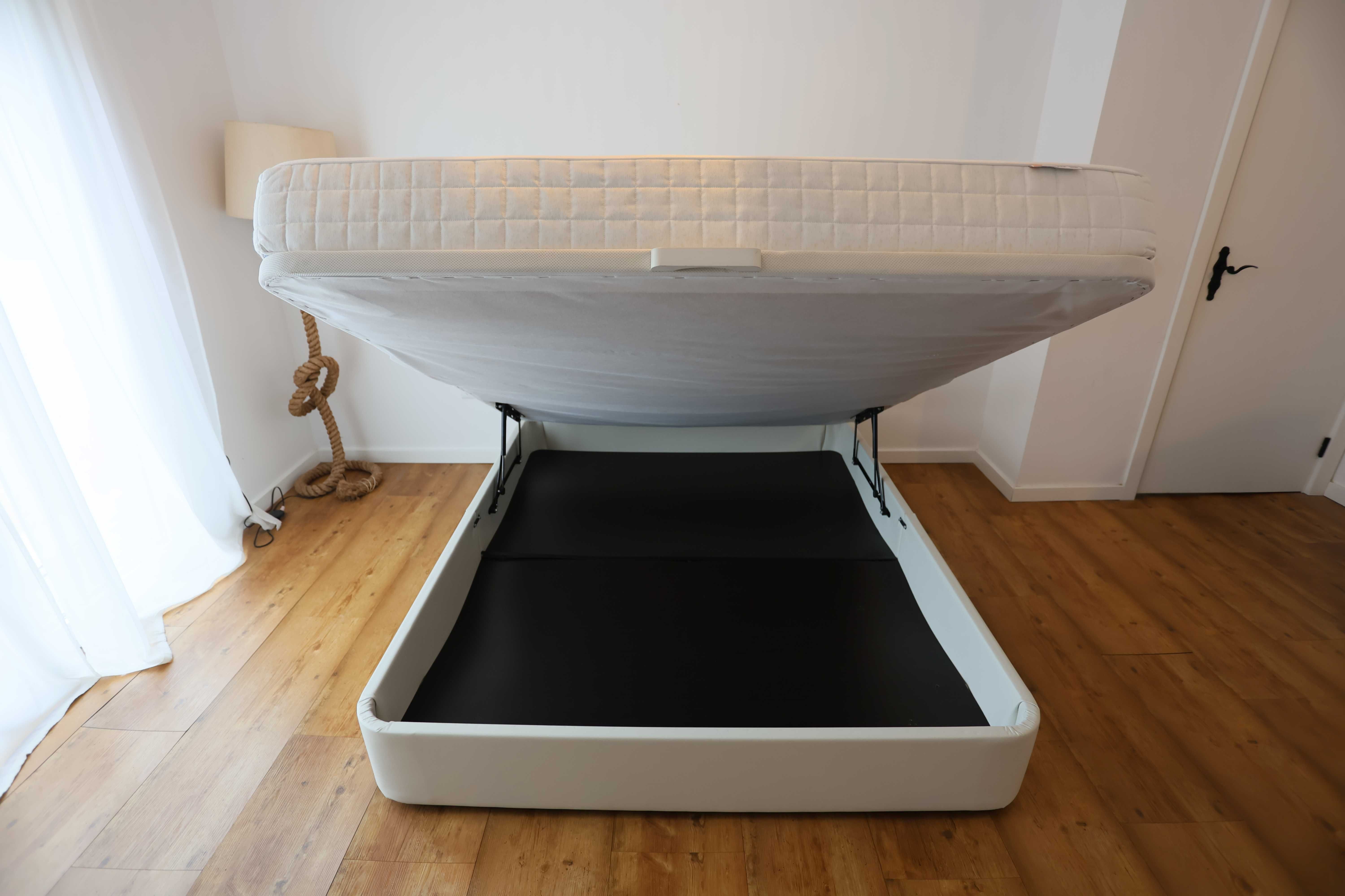 Cama c/arrumação Ikea KVITSOY